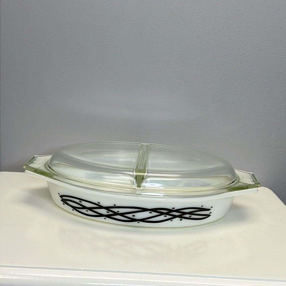 PYREX Barbed Wire Cinderella Divided Dish with Lid made in USA - Picture 4 of 11